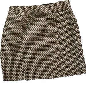 Banana Republic Black & white skirt size 4